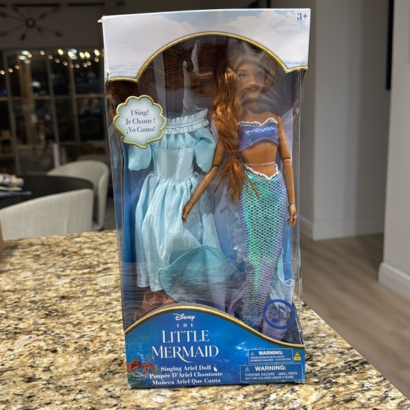 Disney Parks Live Action Singing Little Mermaid Ariel Doll NEW in box - Picture 1 of 6